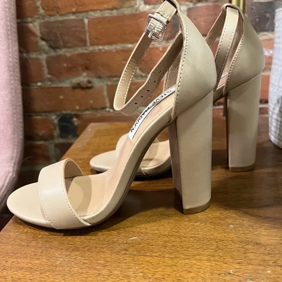 Steve Madden Nude Heels - Picture 2 of 4